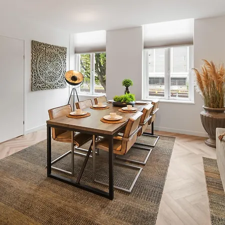 Prestige Xl Full-home Near Center And Park Lejlighed Roosendaal