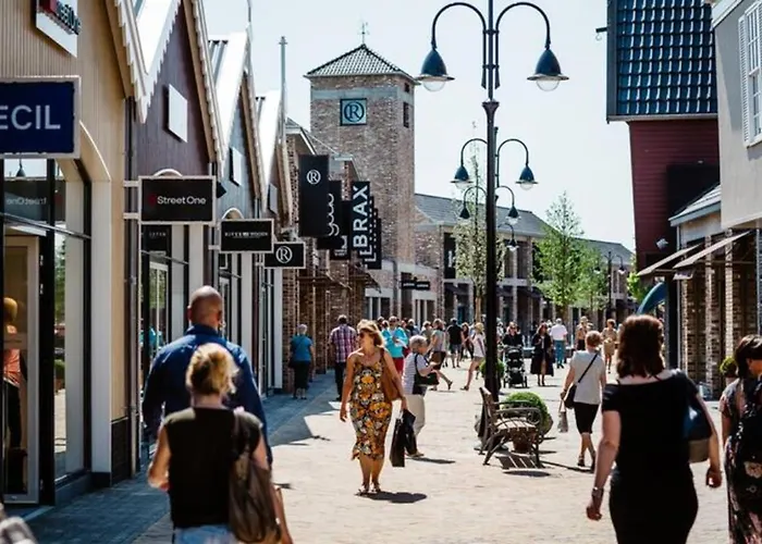 Prestige Xl Full-home Near Center And Park Roosendaal