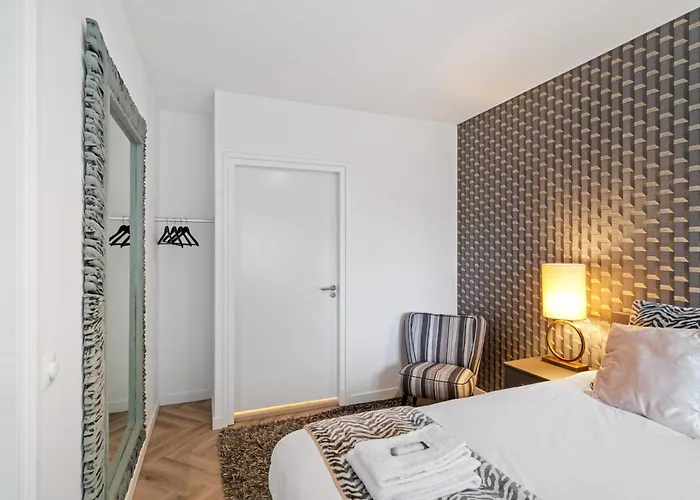 Prestige Xl Full-home Near Center And Park