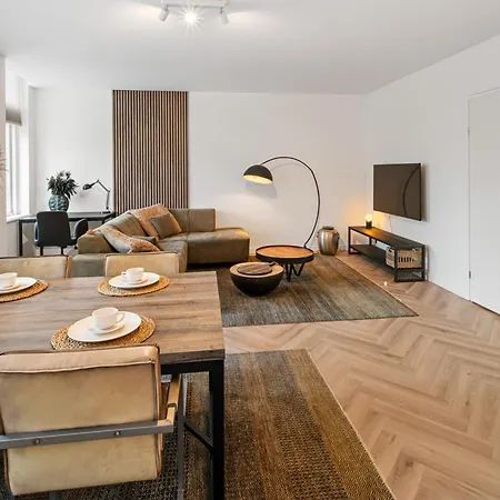 Prestige Xl Full-home Near Center And Park Apartamento